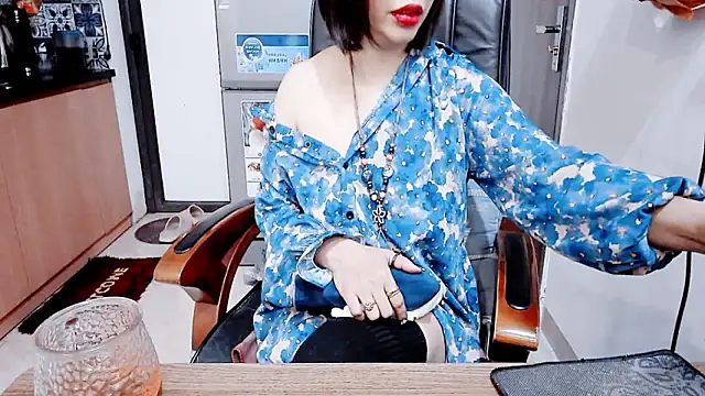 Miu-Le online show from February 2026 09:19:01 PM