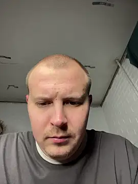 MrMrsRight online show from December 2025 10:44:02 AM