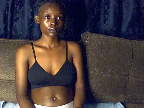 petite clara24 online show from February 2026 09:29:02 PM