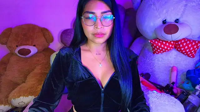 Snapshot of Pocahontascute_33 chatting on June 2026 01:12:02 AM Pocahontascute 33 online show from June 2026 01:12:02 AM