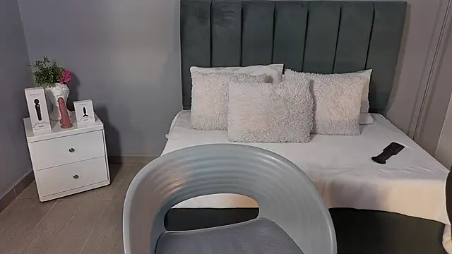 Alli cooper online show from April 2026 01:34:02 PM