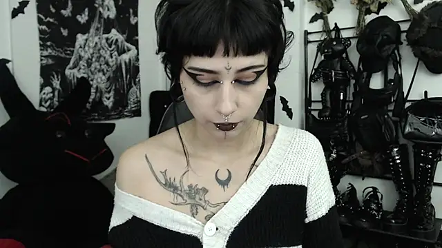 Snapshot of n0sferatus__ chatting on July 2026 03:35:02 AM n0sferatus online show from July 2026 03:35:02 AM