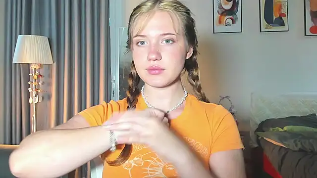 HanahCute online show from February 2025 11:58:02 PM