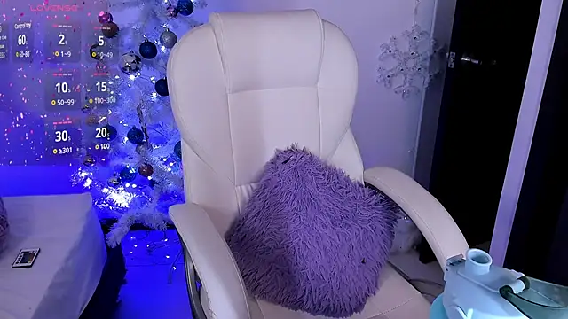 Snapshot of nyna_1 chatting on December 2024 09:09:02 PM nyna 1 online show from December 2024 09:09:02 PM