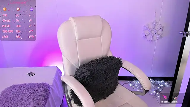 Snapshot of nyna_1 chatting on March 2025 08:11:01 PM nyna 1 online show from March 2025 08:11:01 PM