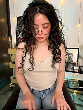 Antoniart  online show from September 2025 01:49:01 AM