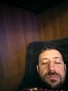 steolo84 online show from November 2025 10:22:02 PM