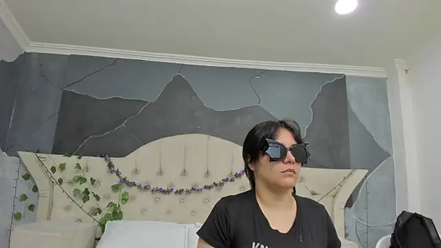 AmberGreyy  online show from November 2025 01:35:02 PM