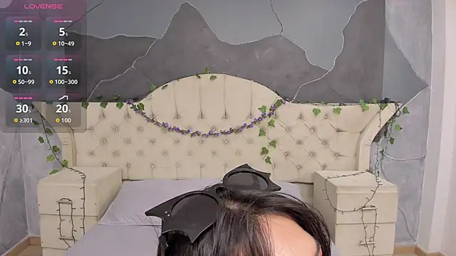 AmberGreyy  online show from November 2025 06:08:01 PM