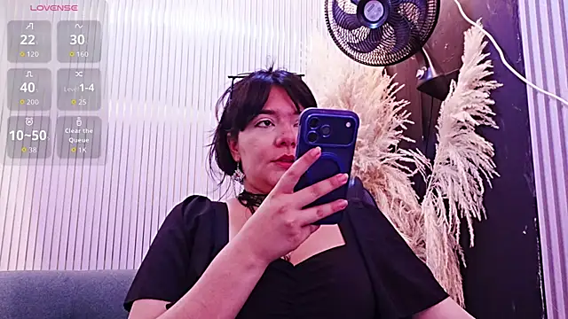 Snapshot of AmberGreyy_ chatting on July 2026 04:57:02 PM AmberGreyy online show from July 2026 04:57:02 PM
