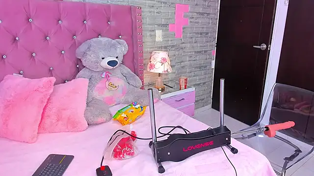 Snapshot of IsabellaBromsS chatting on February 2025 09:21:02 PM IsabellaBromsS online show from February 2025 09:21:02 PM