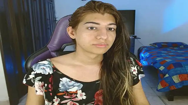 Snapshot of engielphoenis14 chatting on July 2026 11:33:02 PM engielphoenis14 online show from July 2026 11:33:02 PM