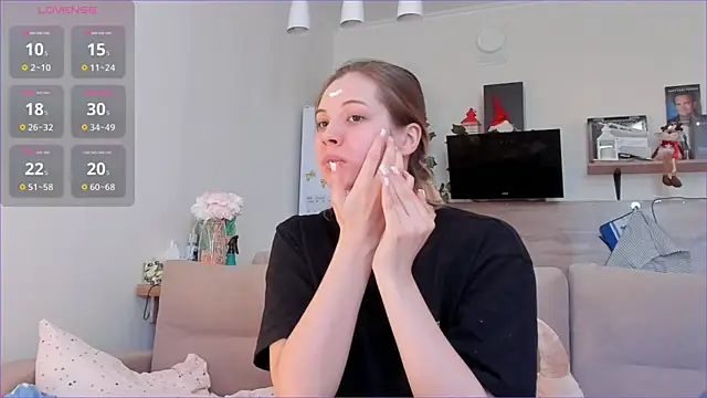 Girl alone home online show from February 2026 04:09:02 AM