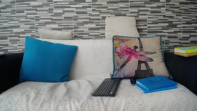 VioletaGomezCo online show from September 2025 01:05:01 PM