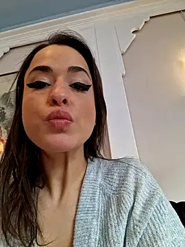 Snapshot of LydiaMaus96 chatting on February 2025 02:34:02 PM LydiaMaus96 online show from February 2025 02:34:02 PM