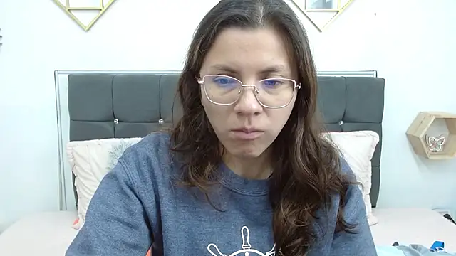 karlamorris  online show from March 2025 01:40:01 PM