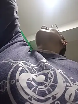 karlamorris  online show from October 2025 01:33:02 PM