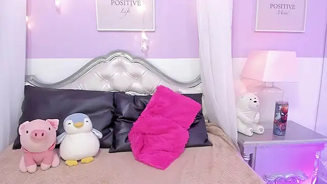 Snapshot of AlanaJones1 chatting on March 2025 07:14:01 AM AlanaJones1 online show from March 2025 07:14:01 AM