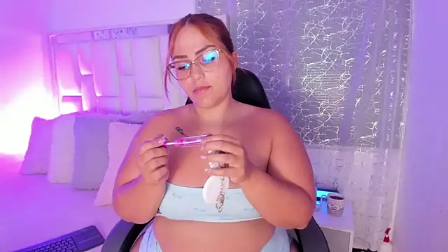 LeahxBarker online show from April 2026 02:34:01 AM