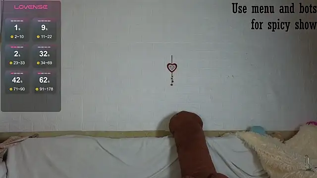 Snapshot of Evelina_Mi4 chatting on March 2025 10:28:01 PM Evelina Mi4 online show from March 2025 10:28:01 PM