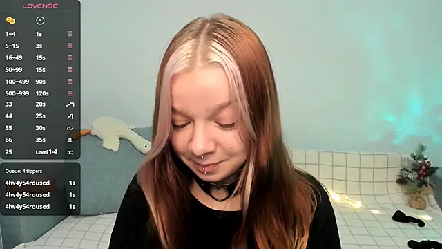 crystal lilith online show from December 2024 01:22:02 PM