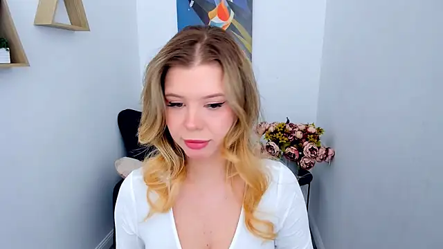 FollowLovee online show from February 2026 06:39:02 PM