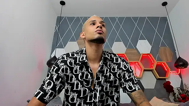 MagnusFrost online show from January 2025 01:51:02 AM