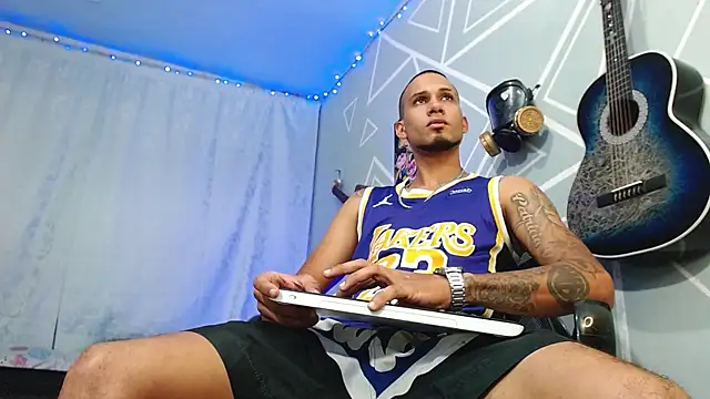 MagnusFrost online show from March 2025 10:21:02 PM