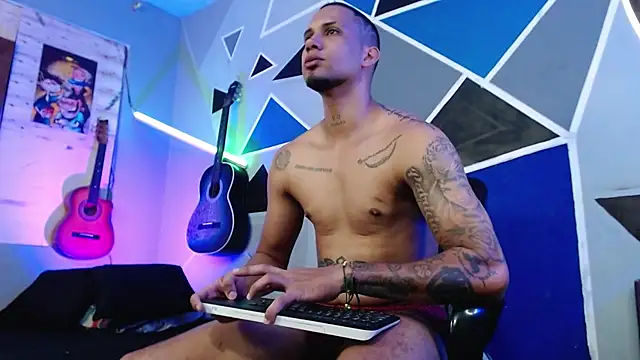 MagnusFrost online show from October 2025 08:39:01 PM