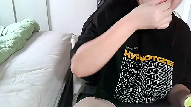 Snapshot of iamMalixxx chatting on September 2025 10:20:01 AM iamMalixxx online show from September 2025 10:20:01 AM