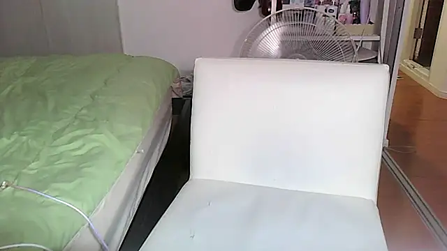 Snapshot of iamMalixxx chatting on October 2025 12:55:02 PM iamMalixxx online show from October 2025 12:55:02 PM