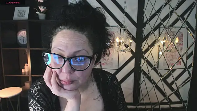Anita Muse online show from November 2025 09:24:02 PM