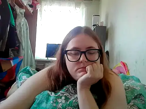 Snapshot of DesireMelissa chatting on June 2026 07:17:01 AM DesireMelissa online show from June 2026 07:17:01 AM