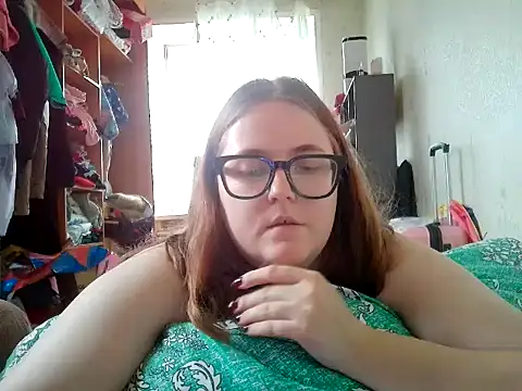 Snapshot of DesireMelissa chatting on June 2026 10:10:01 AM DesireMelissa online show from June 2026 10:10:01 AM