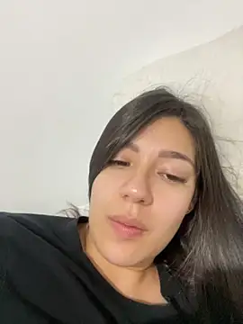 Latina vanessa online show from October 2025 04:25:02 AM