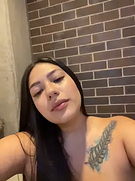 Snapshot of Latina_vanessa chatting on May 2026 01:14:02 AM Latina vanessa online show from May 2026 01:14:02 AM
