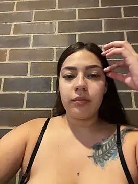 Snapshot of Latina_vanessa chatting on May 2026 09:49:02 PM Latina vanessa online show from May 2026 09:49:02 PM