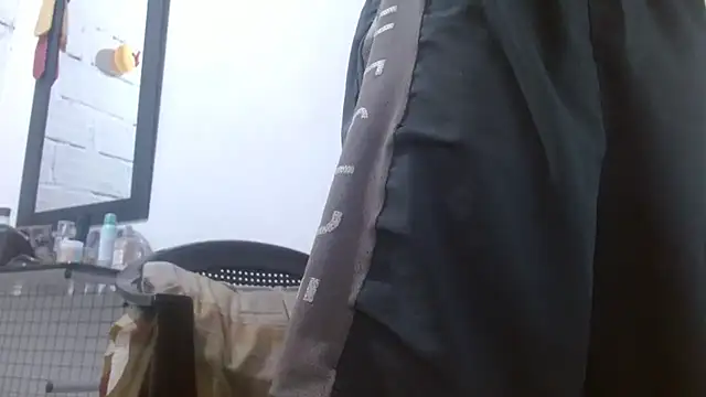 Larry-n-clouds online show from February 2026 07:01:02 PM