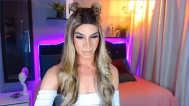 camila hootie online show from December 2024 03:16:02 AM