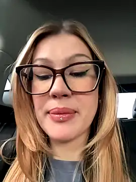 RinaCat online show from September 2025 05:18:02 AM