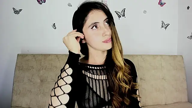 Nicol Swift  online show from January 2025 02:41:01 AM