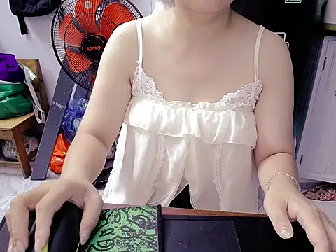 Snapshot of Haruka95 chatting on June 2026 04:15:02 AM Haruka95 online show from June 2026 04:15:02 AM