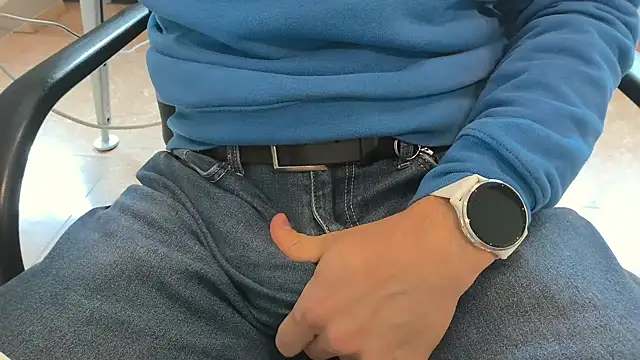 alessandroman2114 online show from April 2026 10:33:01 AM