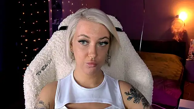 tykioty Miley online show from December 2024 02:28:01 PM