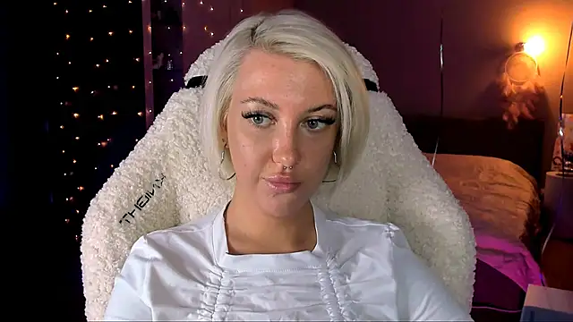 tykioty Miley online show from December 2024 03:25:02 PM