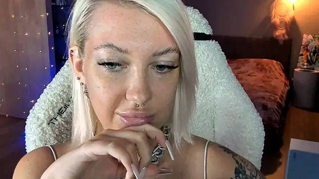 tykioty Miley online show from October 2025 11:53:02 AM