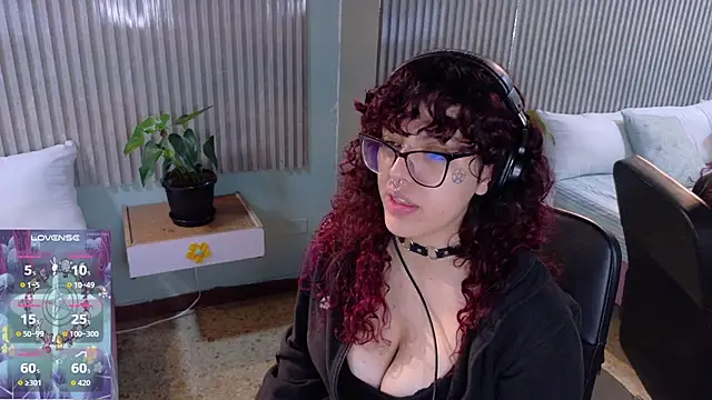 Eli666uwu online show from September 2025 11:32:02 AM