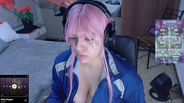 Eli666uwu online show from October 2025 11:22:02 AM