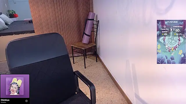 Eli666uwu online show from November 2025 09:59:01 PM