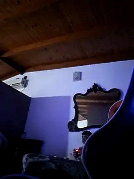 Snapshot of X_xtomas_x chatting on January 2026 06:05:01 AM X xtomas x online show from January 2026 06:05:01 AM